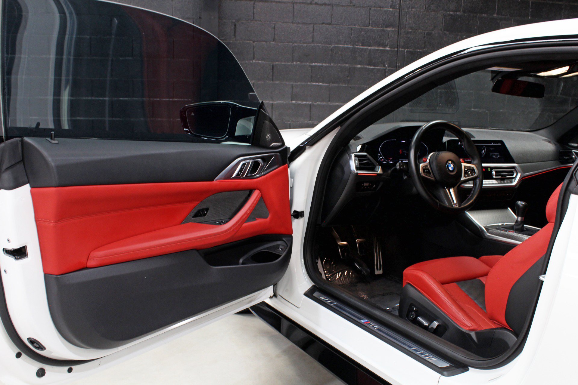 Used 2023 BMW M4 Coupe RWD image 32