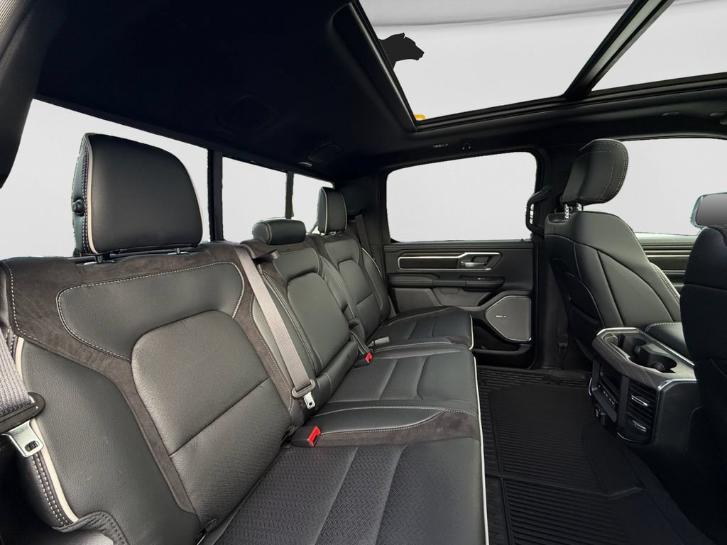 New 2027 RAM 1500 Laramie w/ Night Edition AWD/4WD image 17
