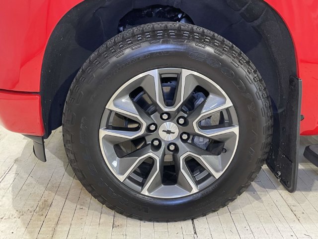 Used 2023 Chevrolet Silverado 1500 RST AWD/4WD image 13