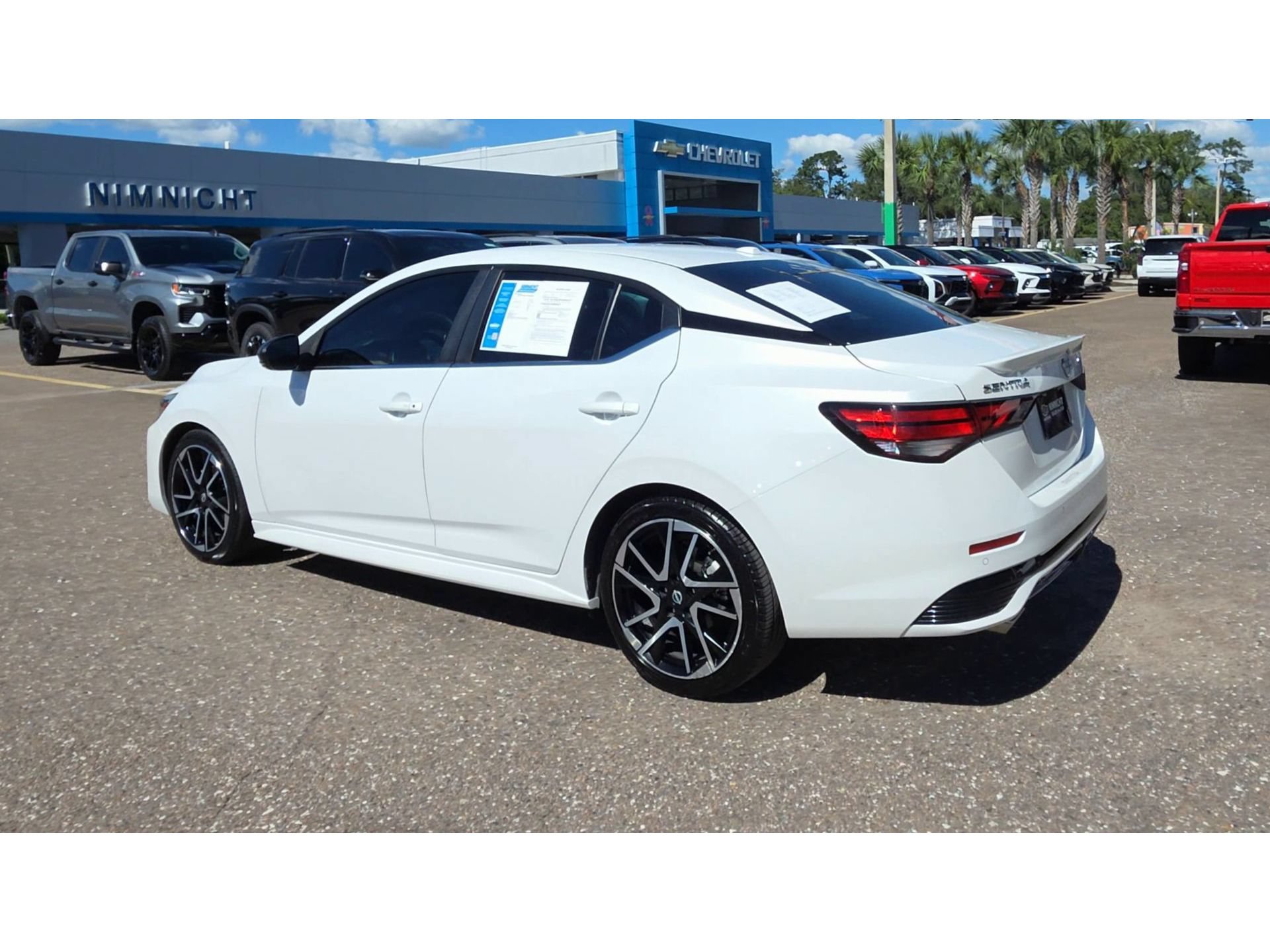 Used 2025 Nissan Sentra SR FWD image 6