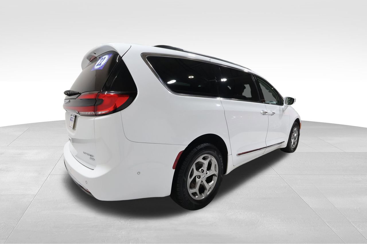 Used 2022 Chrysler Pacifica Limited image 4