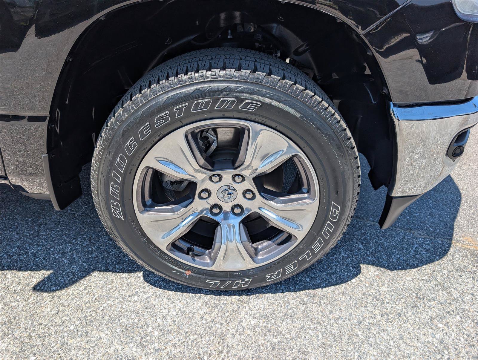 Used 2023 RAM 1500 Laramie AWD/4WD image 9