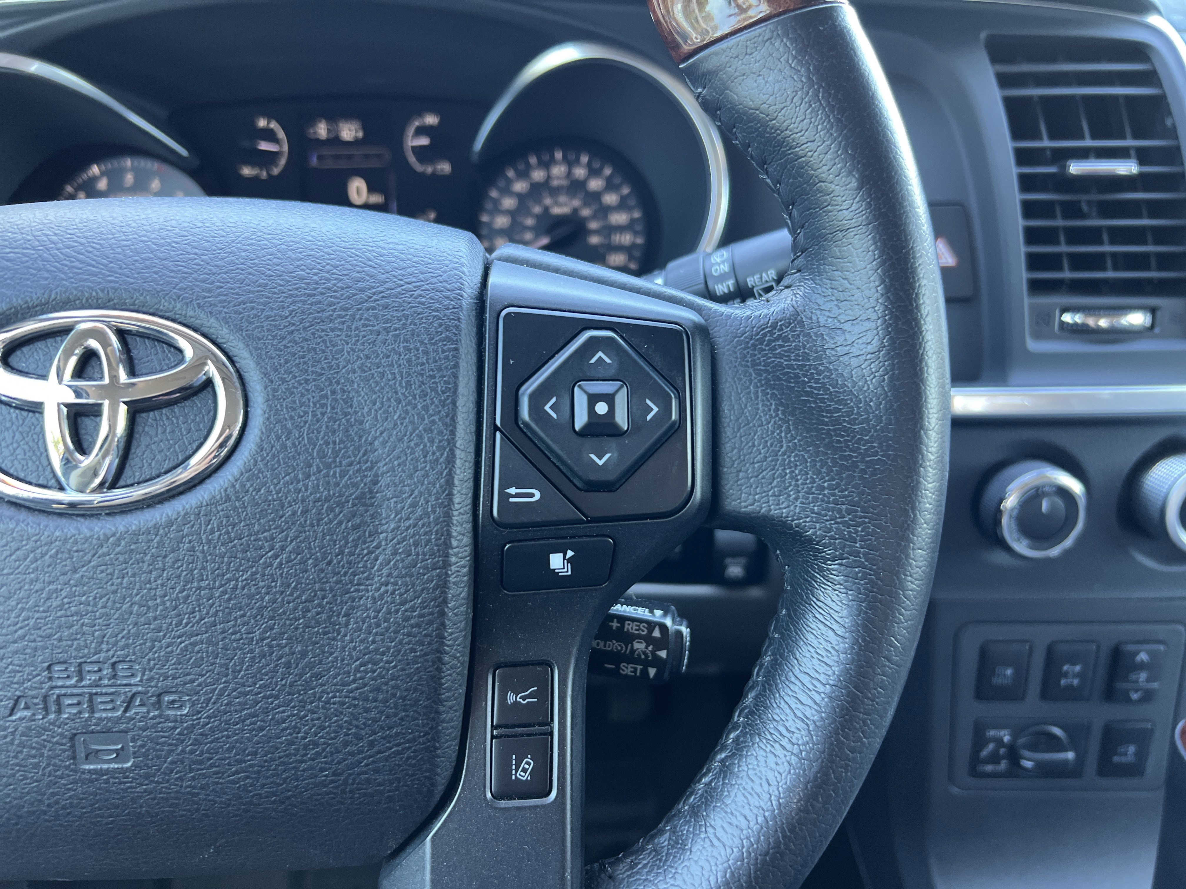 Used 2021 Toyota Sequoia Platinum AWD/4WD image 20