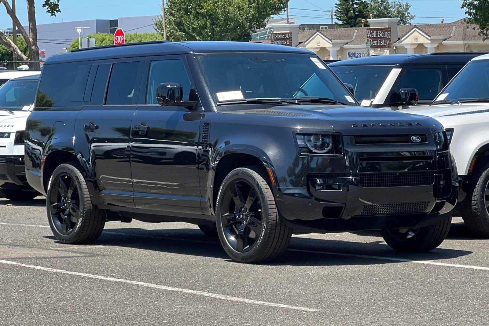 New 2026 Land Rover Defender 130 X-Dynamic SE AWD/4WD image 6