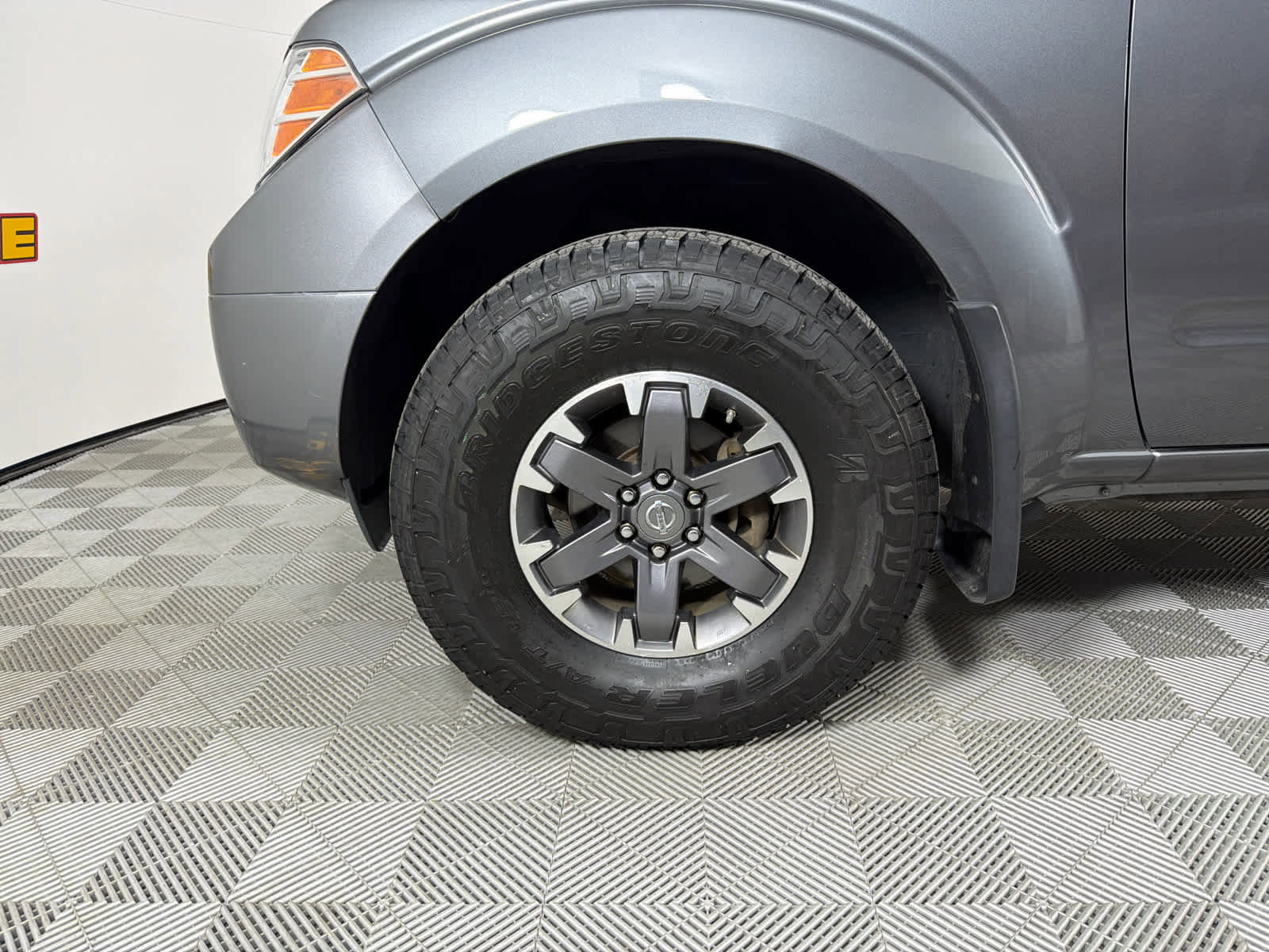 Used 2016 Nissan Frontier PRO-4X image 9