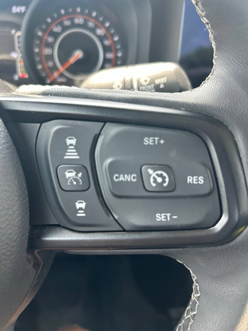 Used 2025 Jeep Gladiator Sport w/ Premium Package AWD/4WD image 19