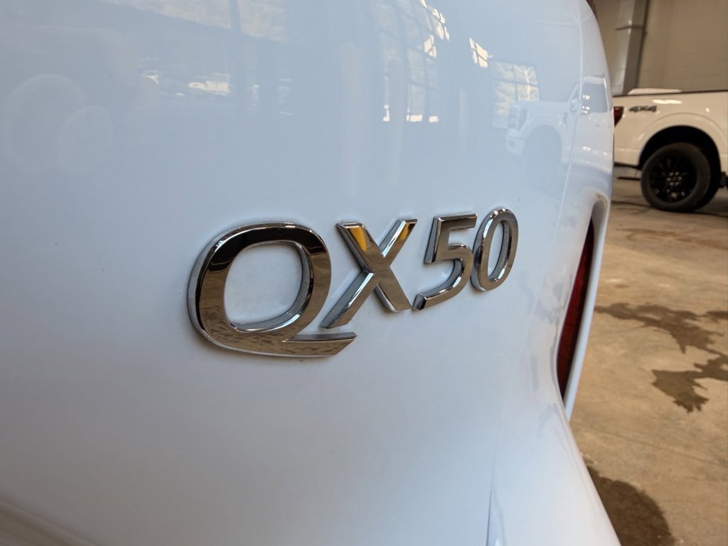 Used 2019 INFINITI QX50 Luxe w/ Cargo Package image 11