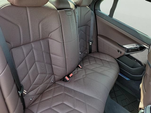 Used 2026 BMW 760i xDrive AWD/4WD image 17