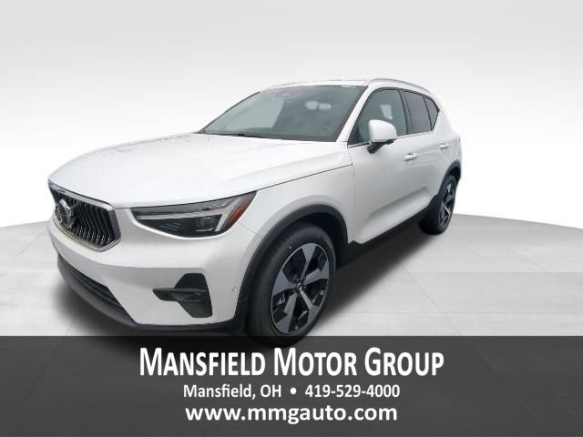 New 2025 Volvo XC40 B5 Plus w/ Protection Package Premier AWD/4WD image 1