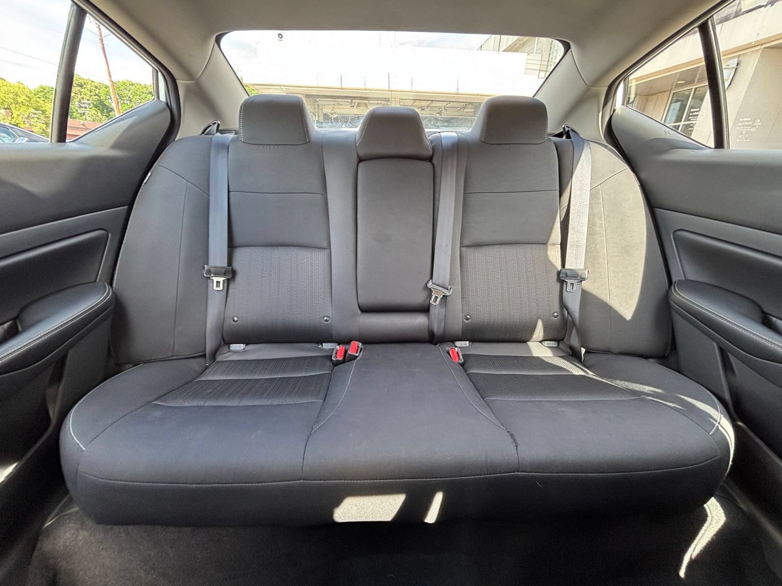 Used 2025 Nissan Altima 2.5 SV FWD image 39