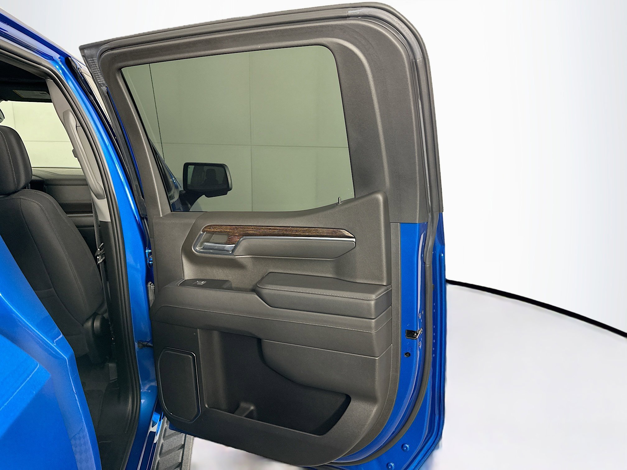 Used 2023 GMC Sierra 1500 Elevation image 28