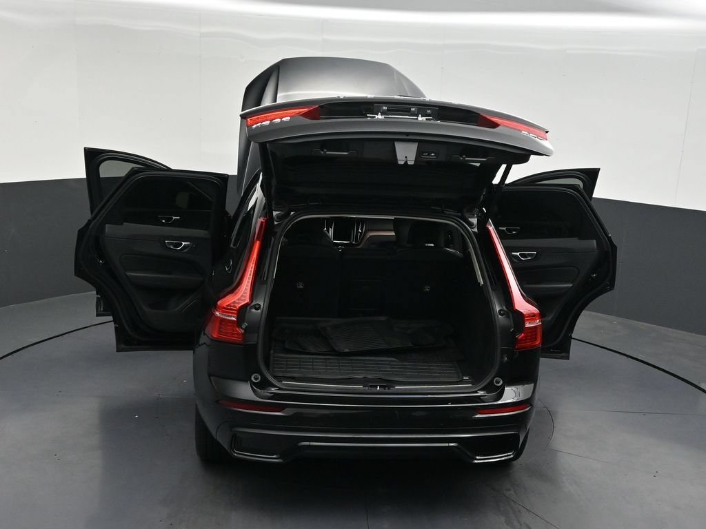 Certified 2024 Volvo XC60 B5 Plus AWD/4WD image 35