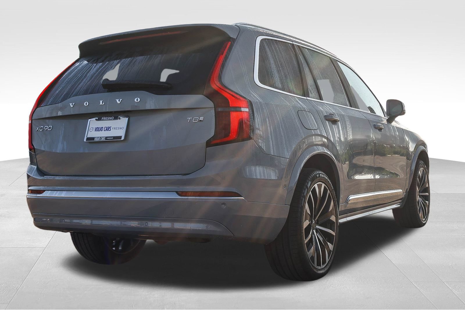 New 2026 Volvo XC90 T8 Plus w/ Protection Package Premier AWD/4WD image 5