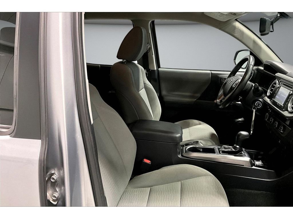 Used 2017 Toyota Tacoma SR5 w/ Tow Package image 9