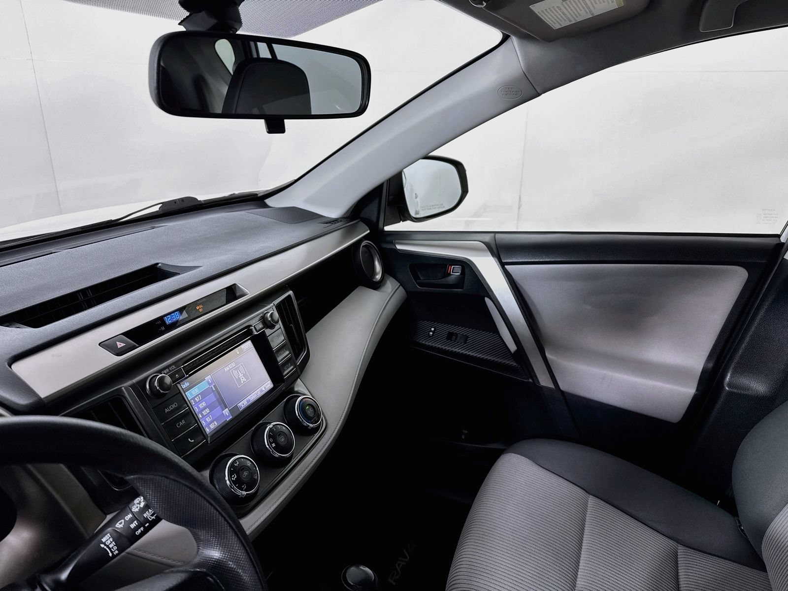 Used 2014 Toyota RAV4 LE AWD/4WD image 6