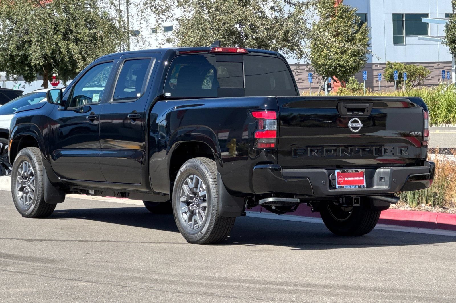 New 2026 Nissan Frontier SV w/ Tow Package AWD/4WD image 6