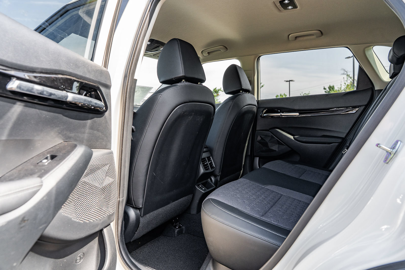 Used 2026 Kia Seltos S FWD image 16