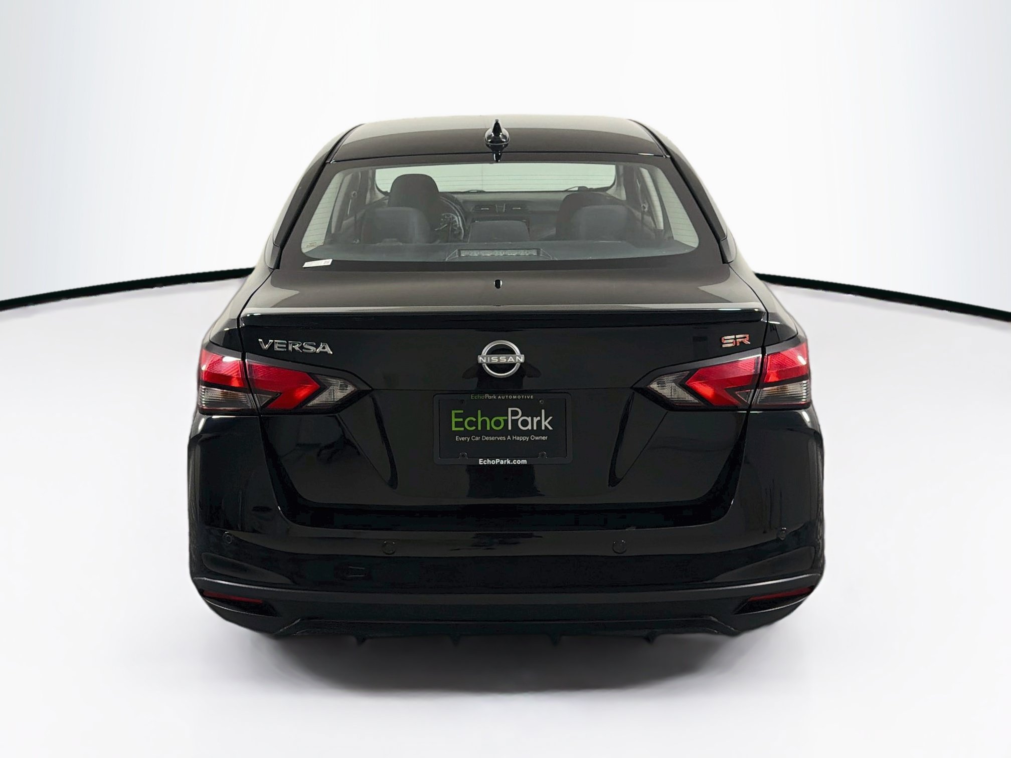 Used 2024 Nissan Versa SR FWD image 7
