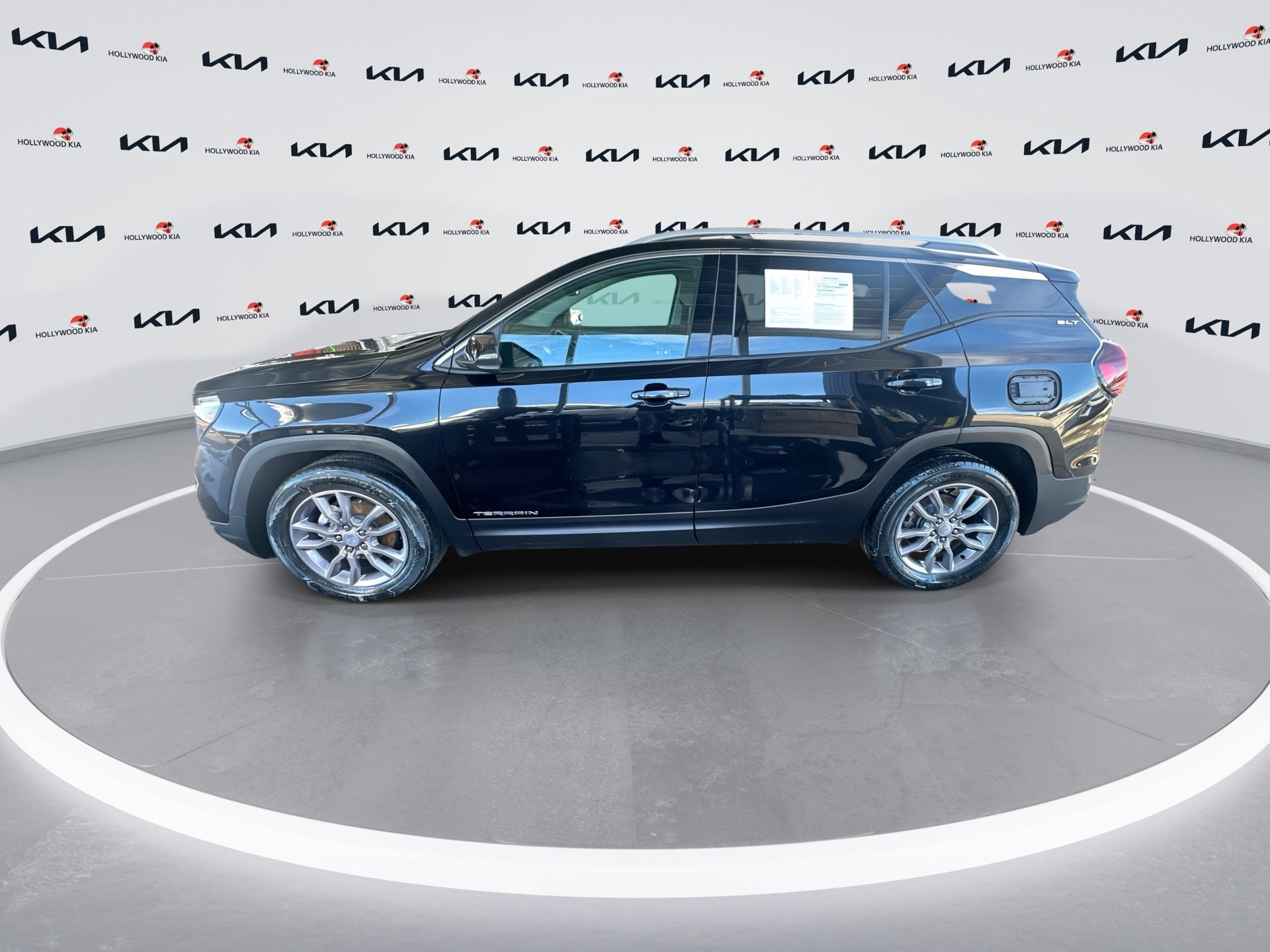 Used 2024 GMC Terrain SLT image 5