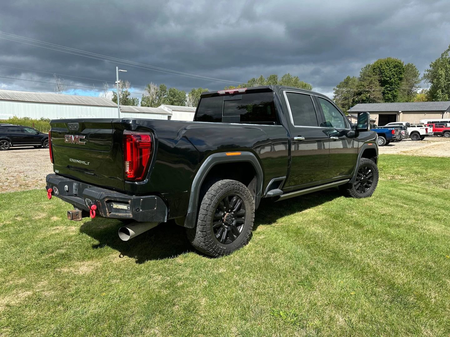 Used 2021 GMC Sierra 2500 Denali w/ Denali Black Diamond Edition image 5