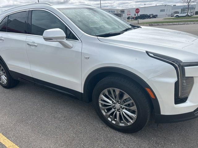 Used 2024 Cadillac XT4 Premium Luxury w/ Cold Weather Package AWD/4WD image 3