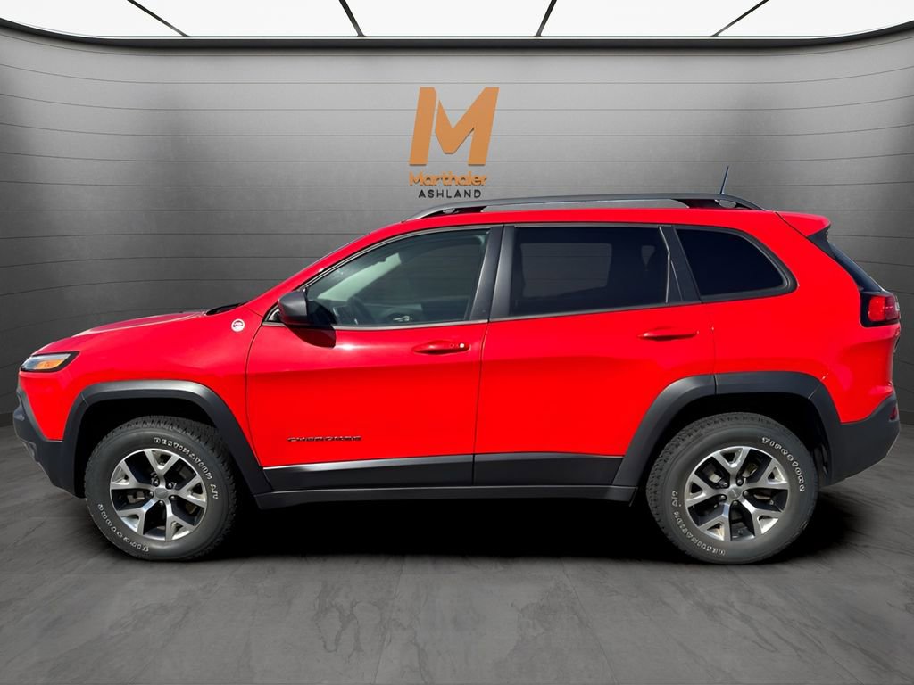 Used 2017 Jeep Cherokee Trailhawk w/ Comfort/Convenience Group AWD/4WD image 2