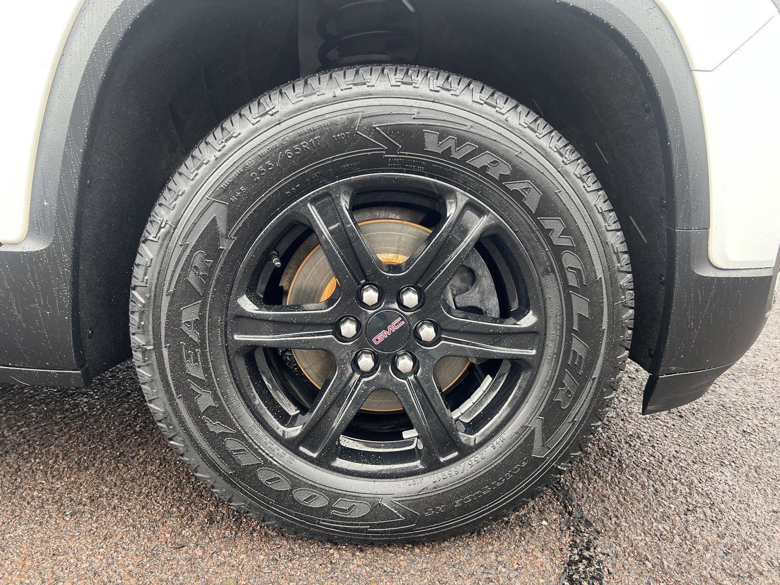 Used 2020 GMC Acadia AT4 w/ Driver Alert Package II image 9