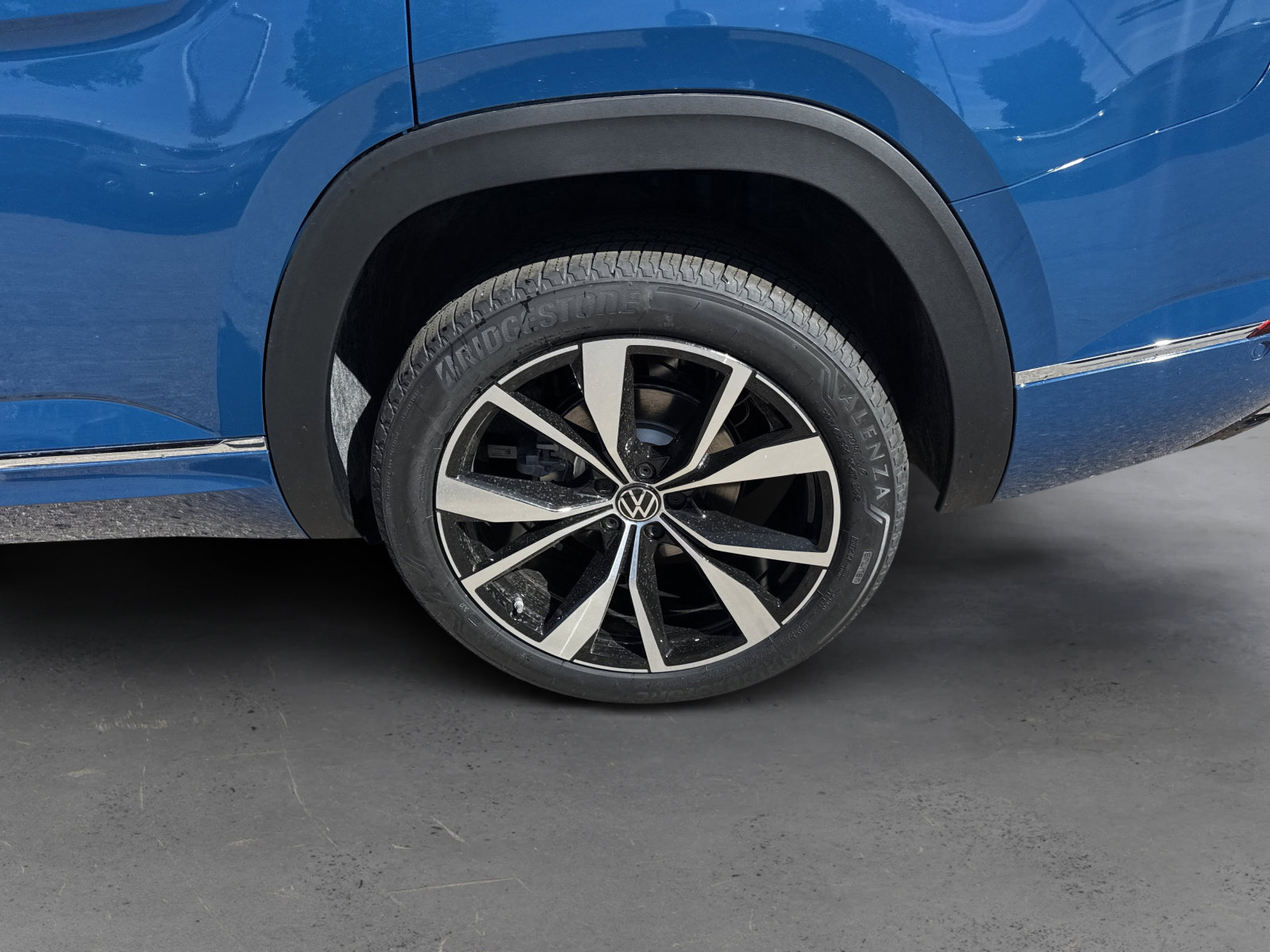 New 2026 Volkswagen Atlas SEL Premium R-Line image 9
