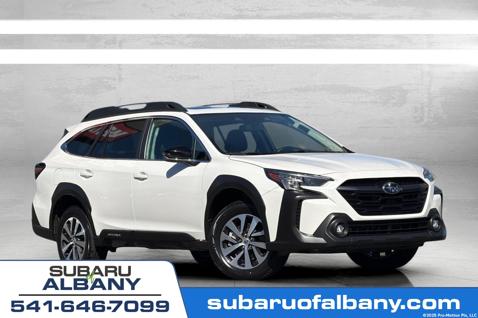 Used 2025 Subaru Outback Premium AWD/4WD image 1