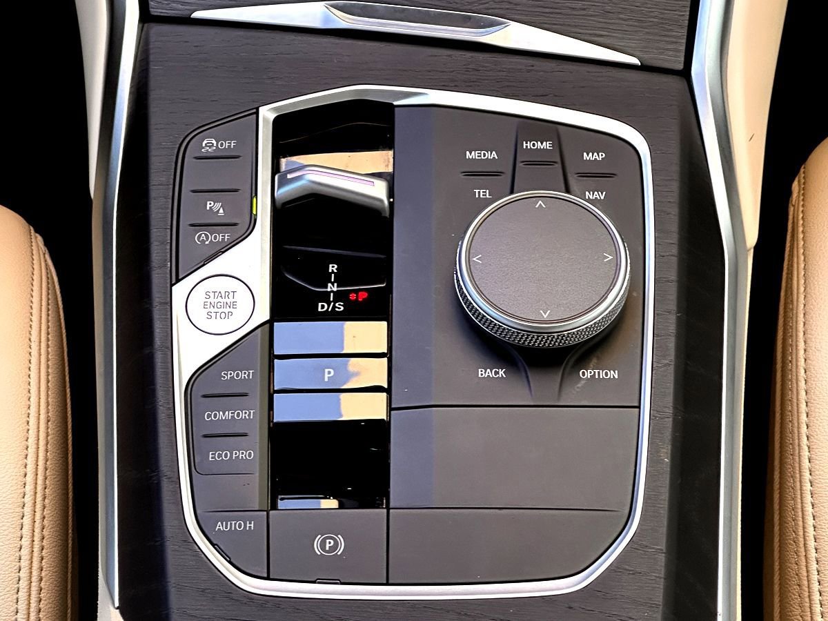 Certified 2024 BMW 330i Sedan w/ Convenience Package image 29