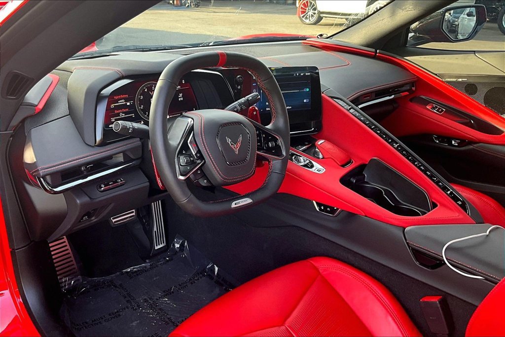 Used 2025 Chevrolet Corvette E-Ray w/ Stealth Interior Trim Package AWD/4WD image 5