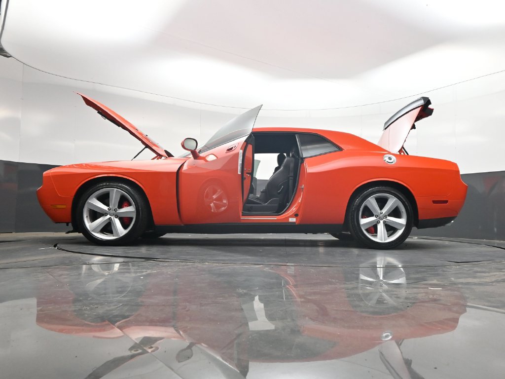 Used 2009 Dodge Challenger SRT8 RWD image 41