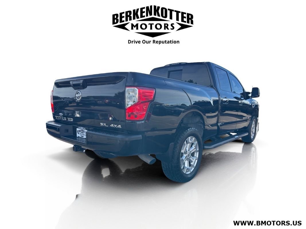 Used 2016 Nissan Titan SL image 3