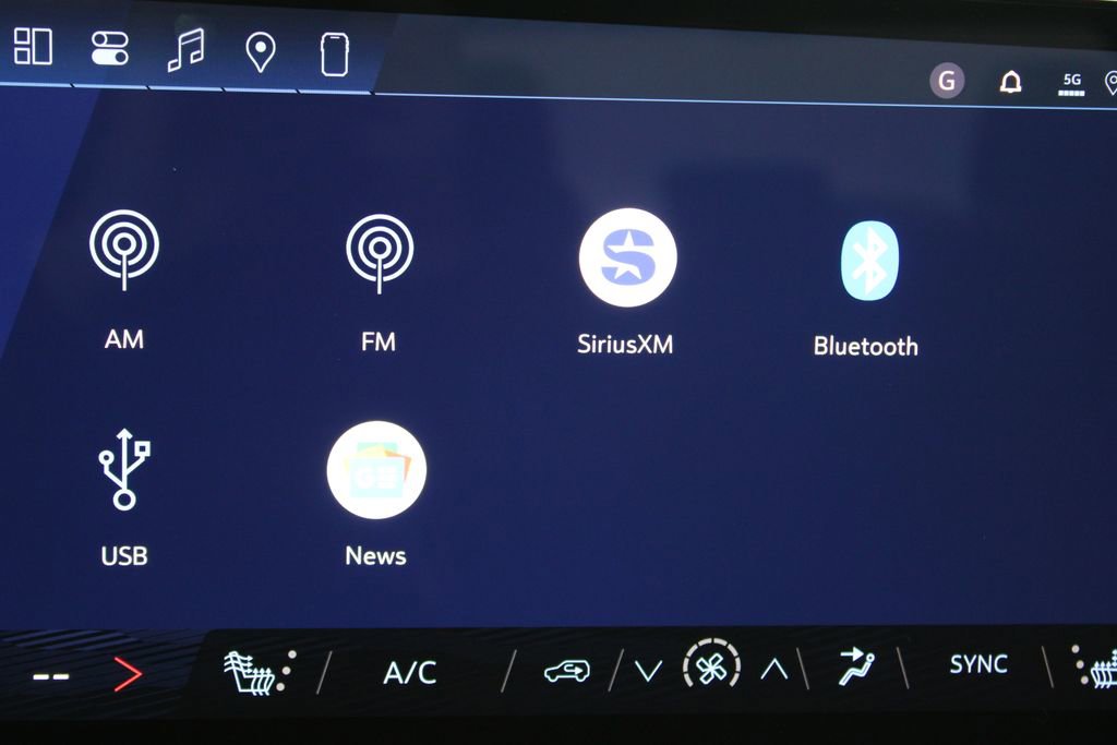 New 2026 Chevrolet Traverse LT w/ Enhanced Driving Package image 40