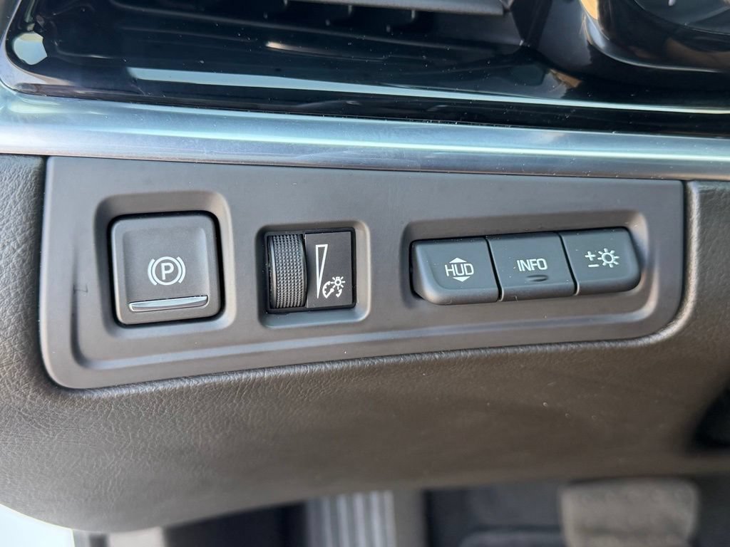 Used 2025 Cadillac XT6 Premium Luxury w/ Technology Package FWD image 29