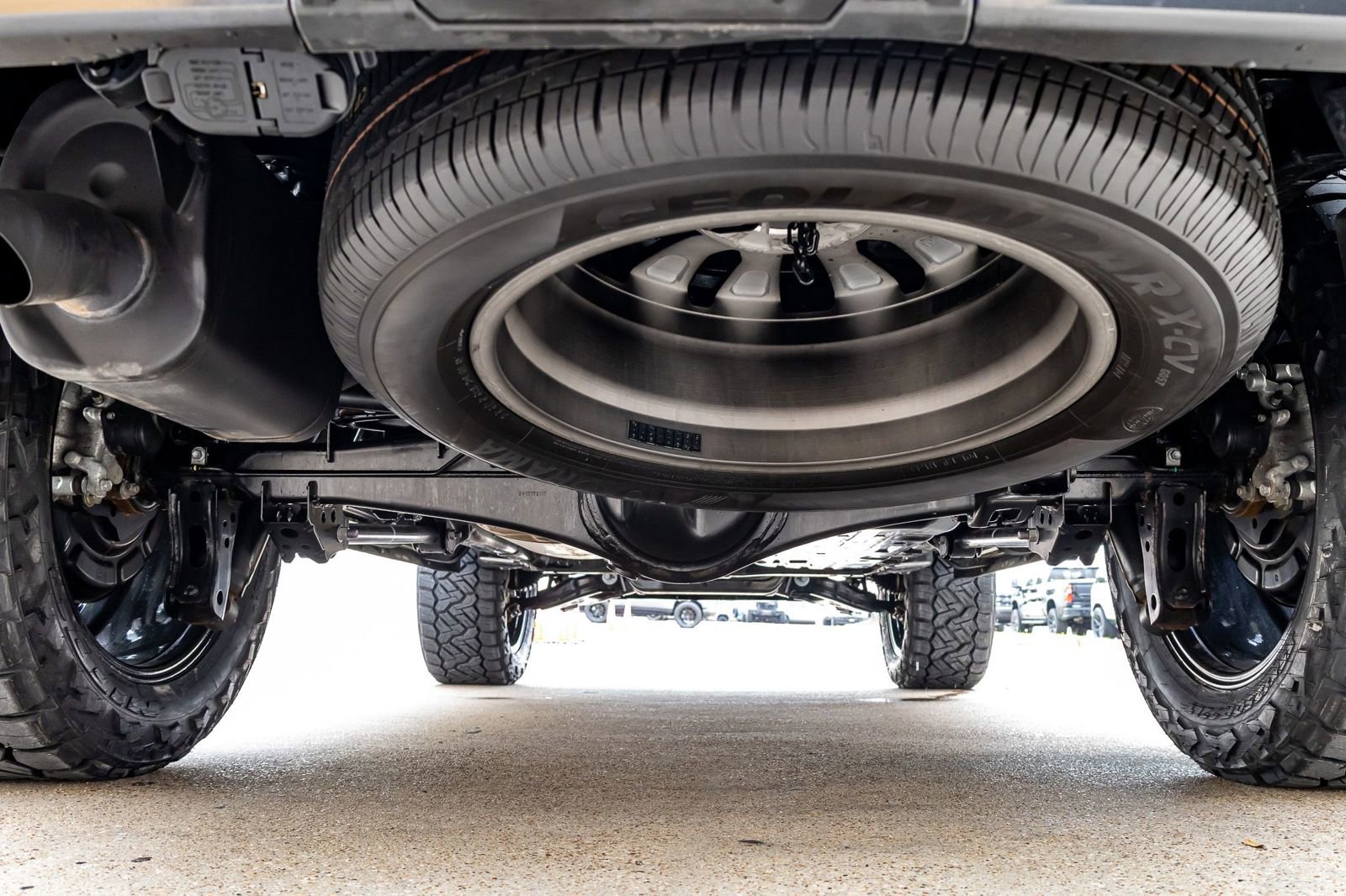 Used 2024 Lexus GX 550 w/ Accessory Package (2T) AWD/4WD image 16