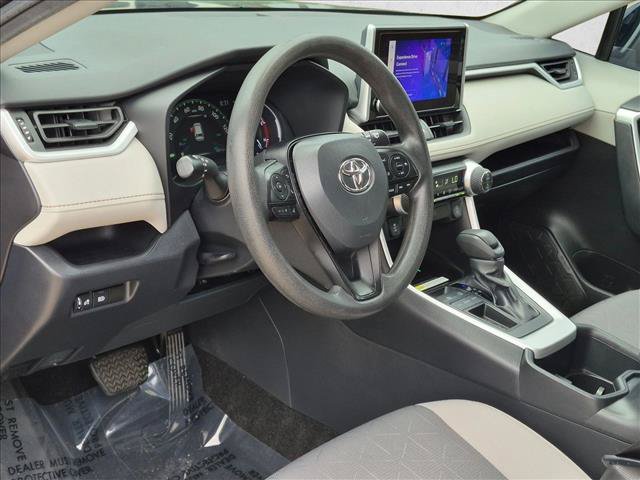 Used 2024 Toyota RAV4 XLE FWD image 9