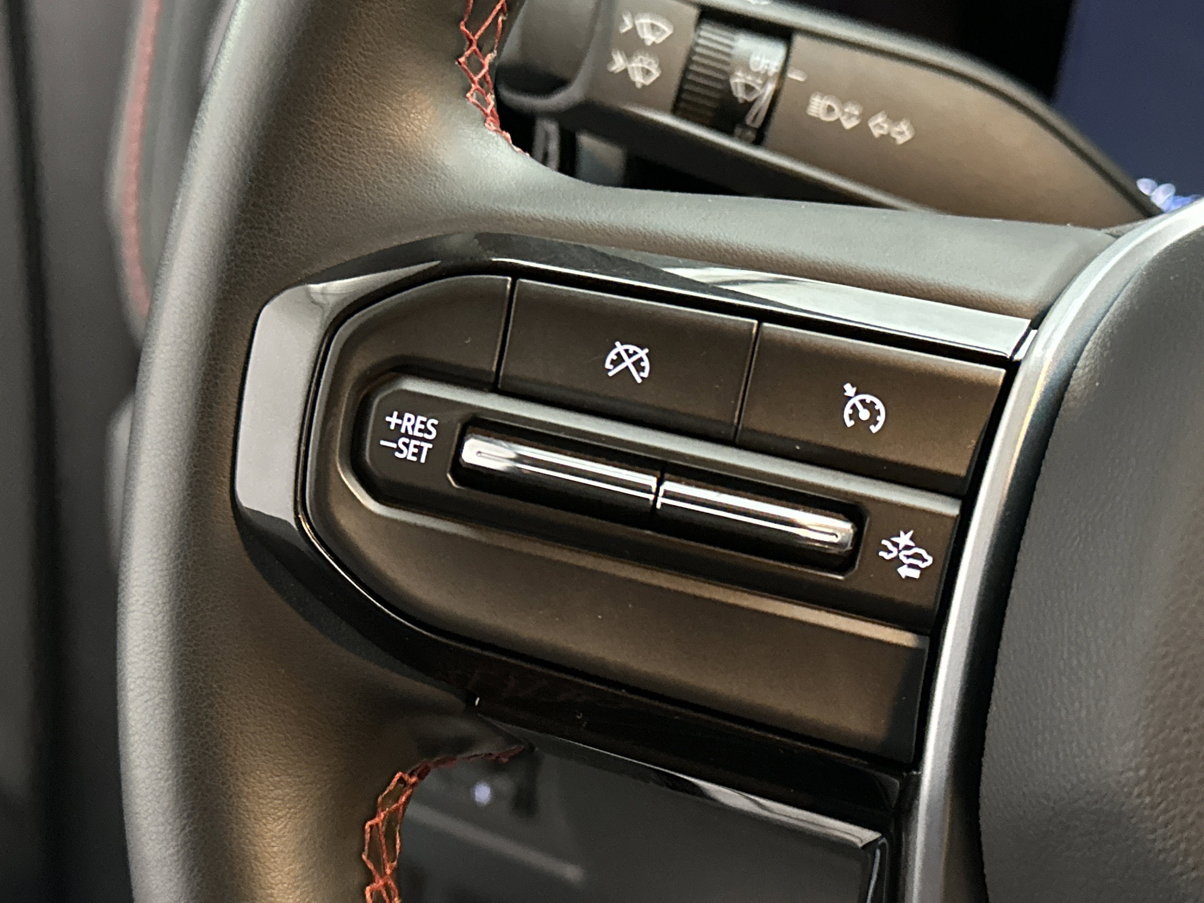 Used 2025 Chevrolet Colorado Z71 w/ Technology Package image 27