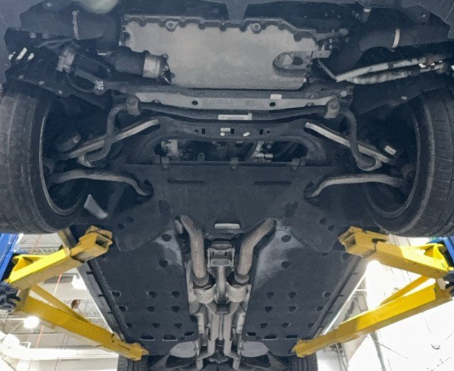 Used 2015 Bentley Flying Spur W12 image 92