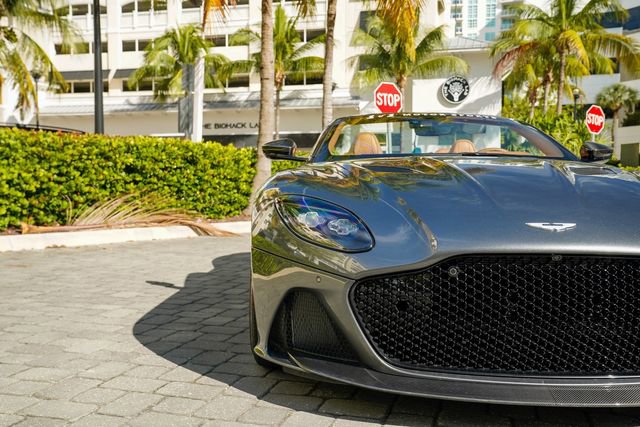Used 2023 Aston Martin DBS Volante image 6