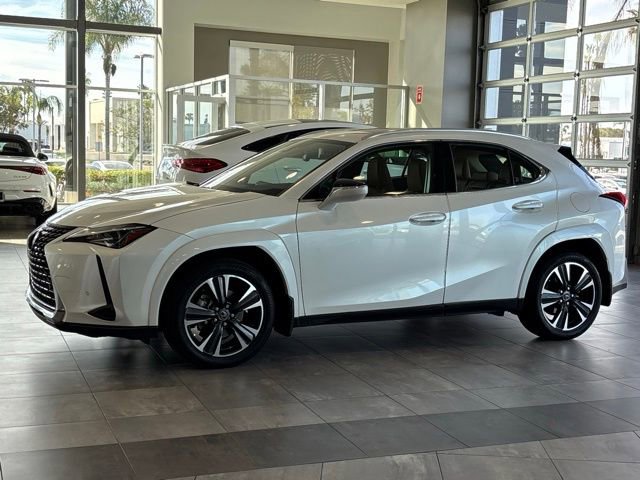 Used 2022 Lexus UX 200 w/ Premium Package image 8