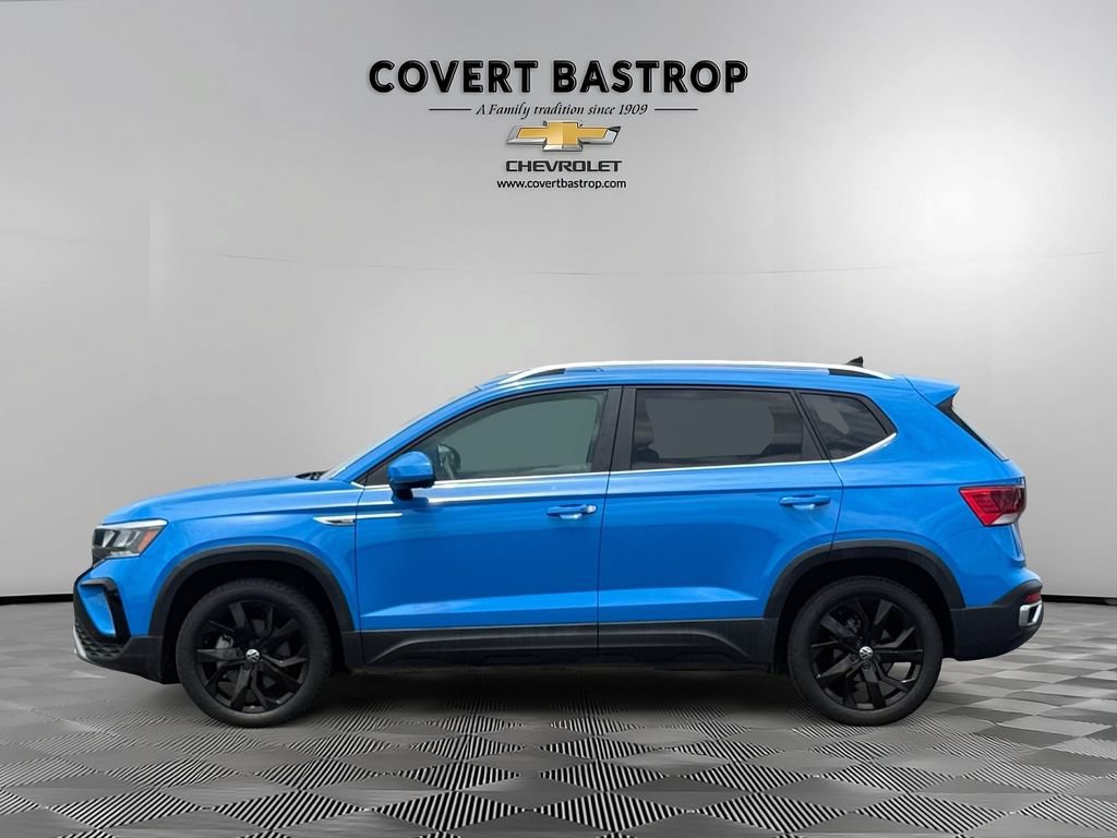 Used 2023 Volkswagen Taos SE FWD image 2