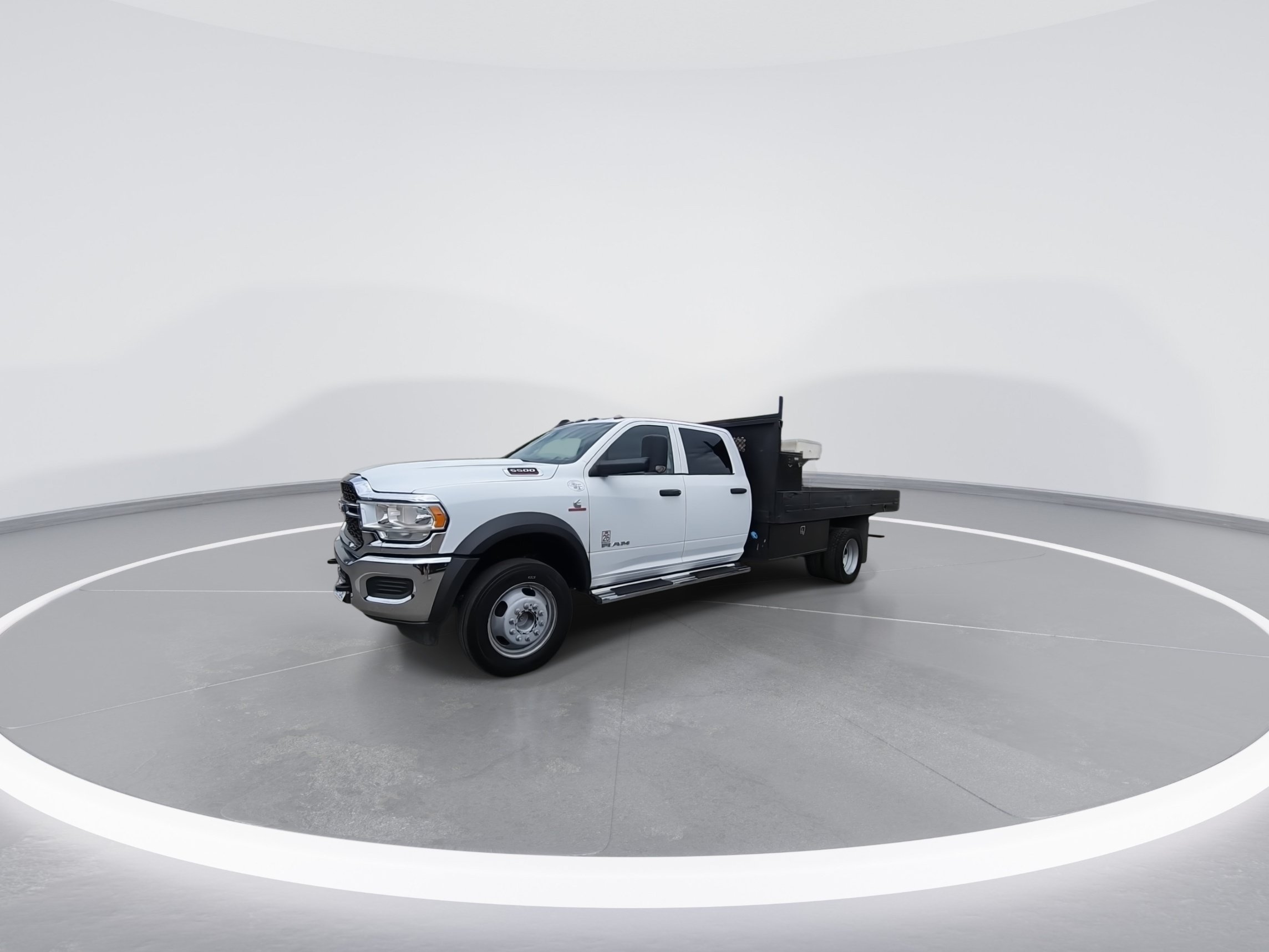 Used 2019 RAM 5500 Tradesman w/ Electrical Accessory Group AWD/4WD image 4