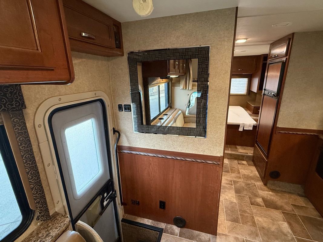 Used 2015 Ford E-450 and Econoline 450 Super Duty w/ Motorhome Prep Package image 46