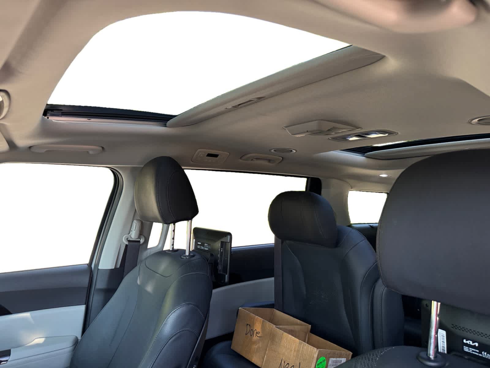Used 2024 Kia Carnival SX Prestige FWD image 12