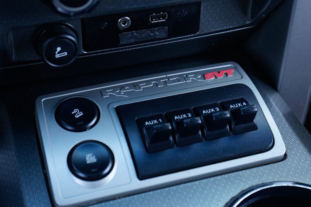 Used 2011 Ford F150 Raptor w/ Raptor Luxury Pkg image 29