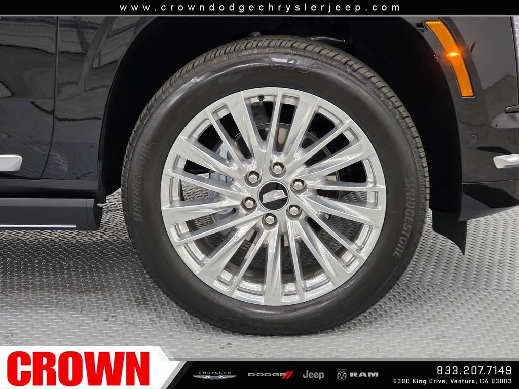 Used 2026 Cadillac Escalade Luxury AWD/4WD image 9