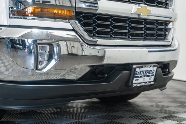 Used 2018 Chevrolet Silverado 1500 LT w/ LT Eassist Package image 14