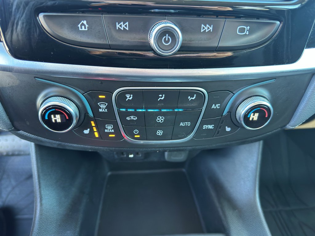 Used 2020 Chevrolet Traverse LT w/ LPO, Floor Liner Package image 21