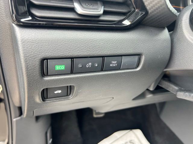 Used 2025 Nissan Sentra SV w/ All-Weather Package FWD image 8